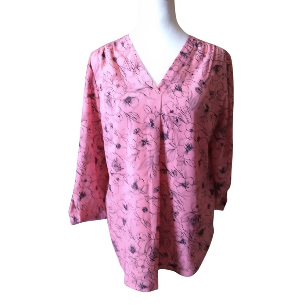Anne Klein Petite Medium Pink Floral Popover Blouse 3/4 Roll Tab Sleeve V-Neck